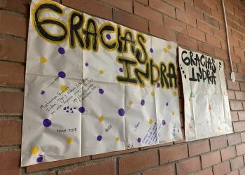 imagen de una cartelera con mensajes de agradecimiento a la compañía