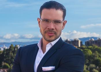 hombre con terno