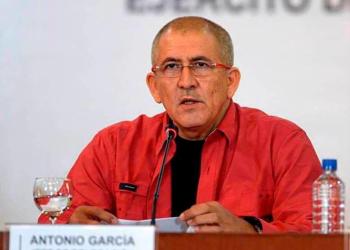 Foto de Antonio Garcia con camiseta roja