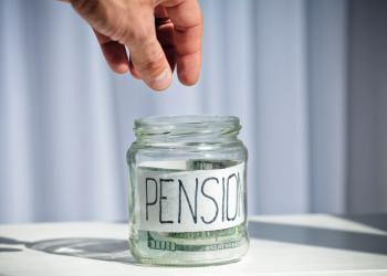 Foto de un frasco con una etiqueta que dice pensión