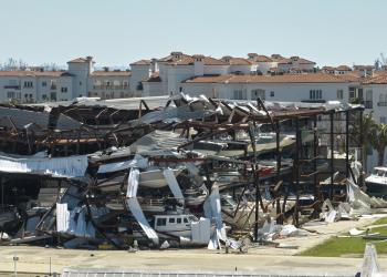 Foto de una edificación después de un accidente natural