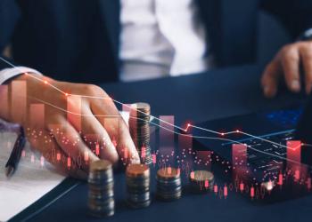 Empresario contando dinero