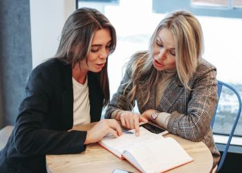 Mujeres trabajando