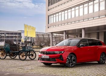 Foto de carro eléctrico Opel