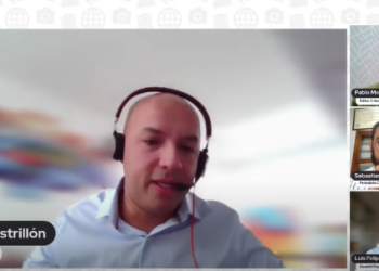 Imagen de cuatro personas conectadas a una entrevista virtual