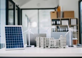 Foto de maqueta de planta con energía electrica