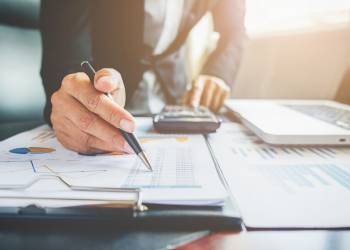 Imagen de estrategia de inversión tiempo en el mercado