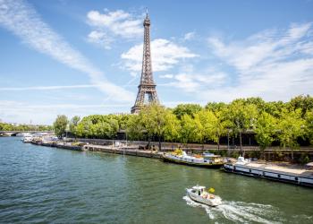 foto de la torre eiffel desde el rio sena