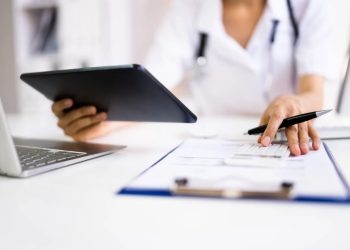 lanes médicos empresariales en Colombia ante el aumento proyectado de costos para 2027