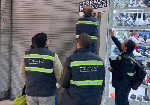 DIAN cerró 19 comercios en la capital