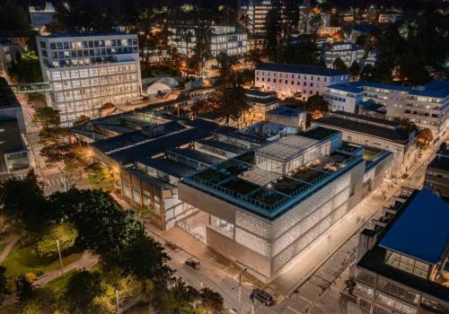 Foto nocturna Universidad de los Andes