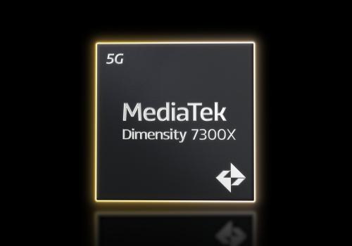 Foto de un chip de MediaTek con fondo negro