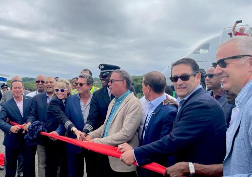 Foto de inauguración de nueva ruta American Airlines