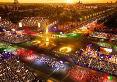 Foto de paris con varias luces de colores