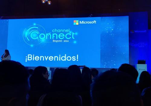 Foto de un evento en el que dice microsot channel connect