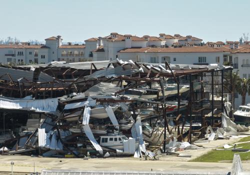 Foto de una edificación después de un accidente natural