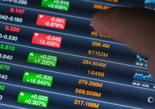 Foto de varios indicadores del mercado bursátil