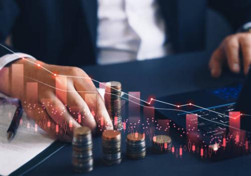 Empresario contando dinero