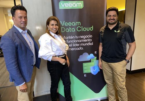 Foto de equipo de Ceeam Data en Colombia