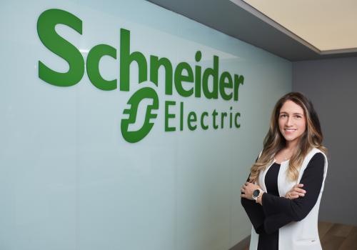 Lina Bernal, directora de Secure Power de Schneider Electric para el Clúster Andino 1