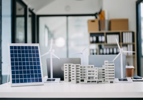 Foto de maqueta de planta con energía electrica