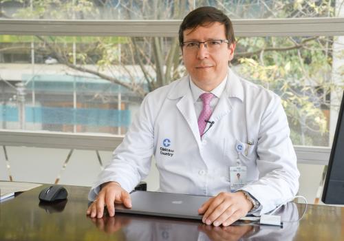 Foto de doctor Juan Carlos Velásquez