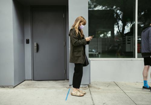 Para hombres la tasa de desempleo se ubicó en 8,6%, mientras que para mujeres fue más alta y alcanzó el 15%. 