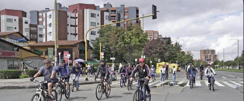 Foto de ciclistas en Bogotá