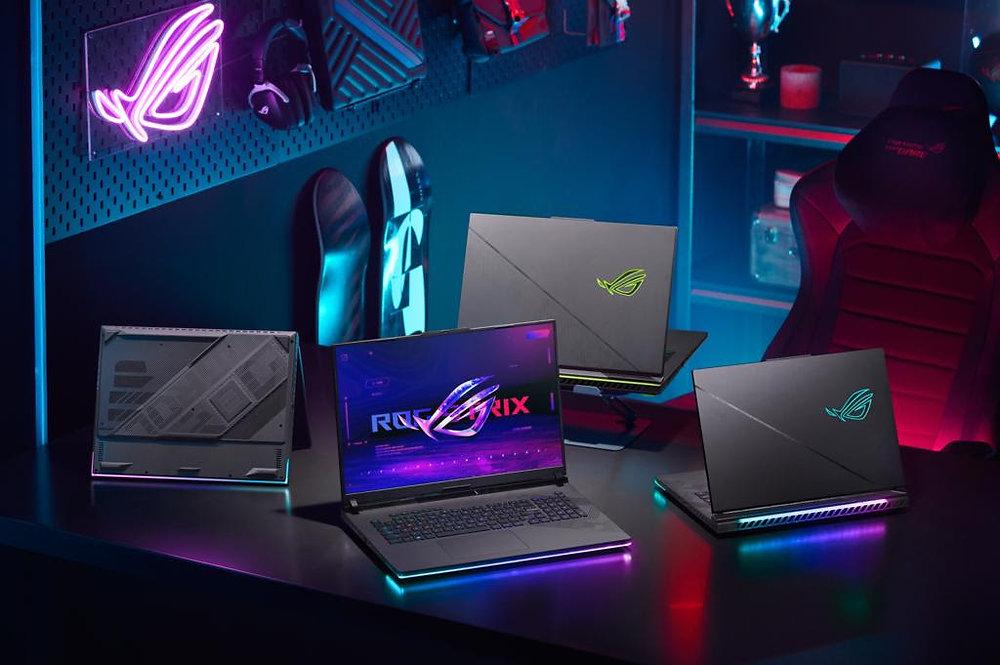 foto de varios computadores gamers con varios colores