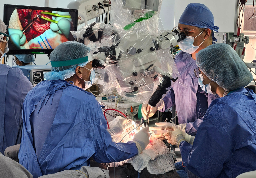 primera cirugía en Colombia con video angiografía