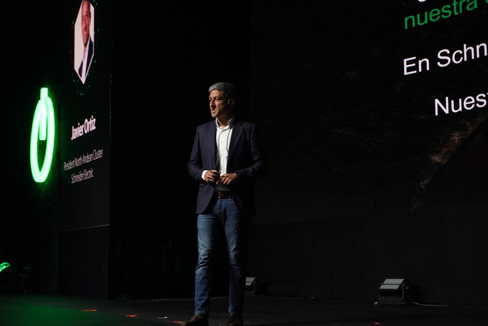 Foto de Javier Ortiz, presidente del Cluster Andino Schneider Electric