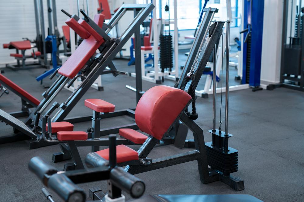 Foto del interior de un gimnasio