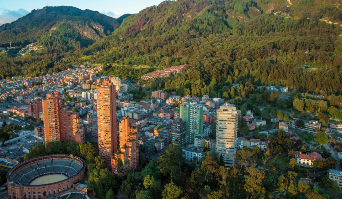 Bogotá usa IA para empleo, movilidad y salud