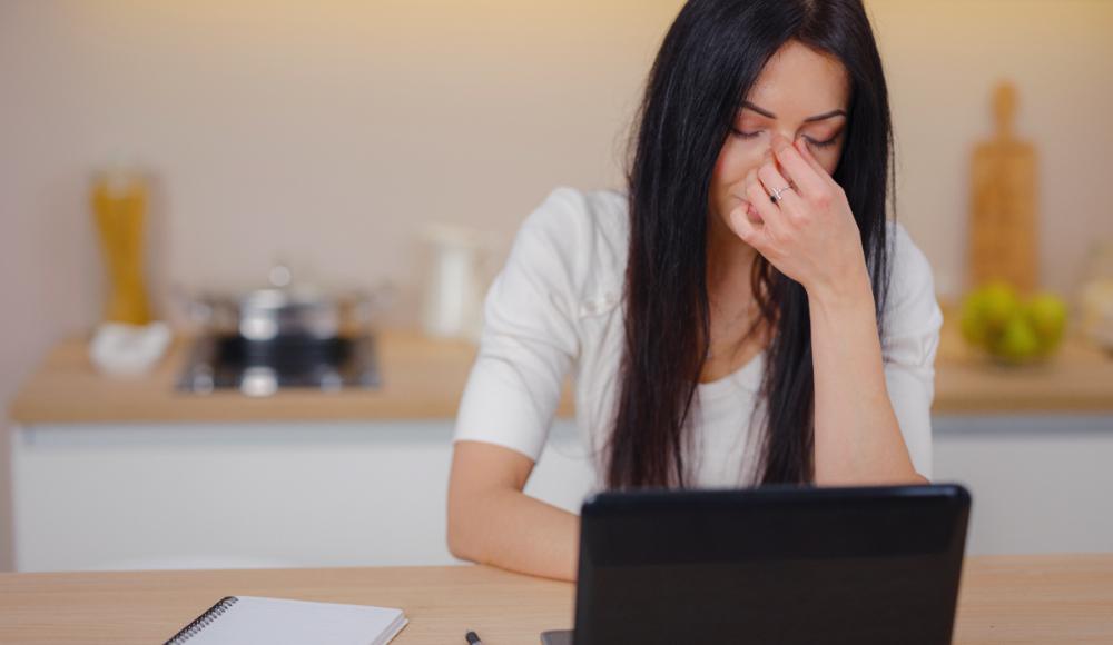 El burnout en Colombia afecta más a las mujeres que a los hombres, según Yerbo