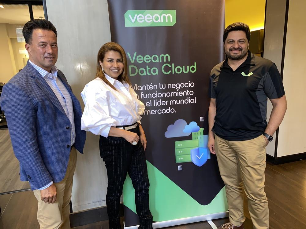 Foto de equipo de Ceeam Data en Colombia