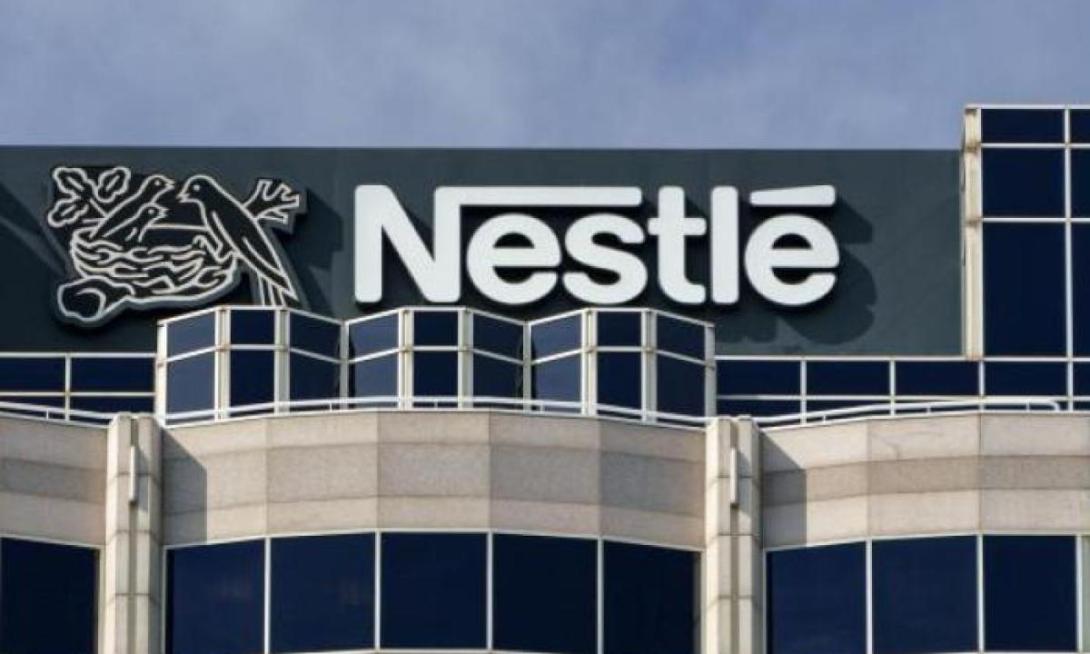 Foto de una fachada empresarial de Nestlé