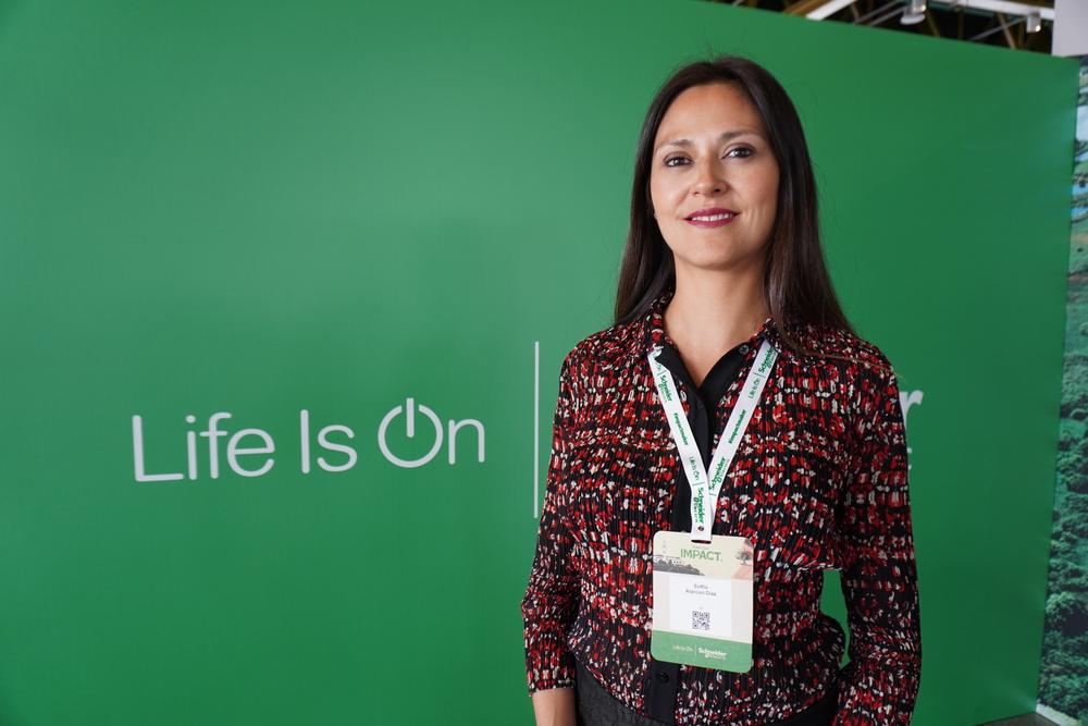 Soffia Alarcón, directora asociada de sostenibilidad para las Américas de Schneider Electric.